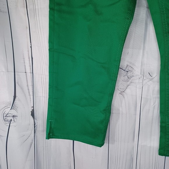 Liz Claiborne Sara Mid-Rise Crop Pants - Picture 8 of 14